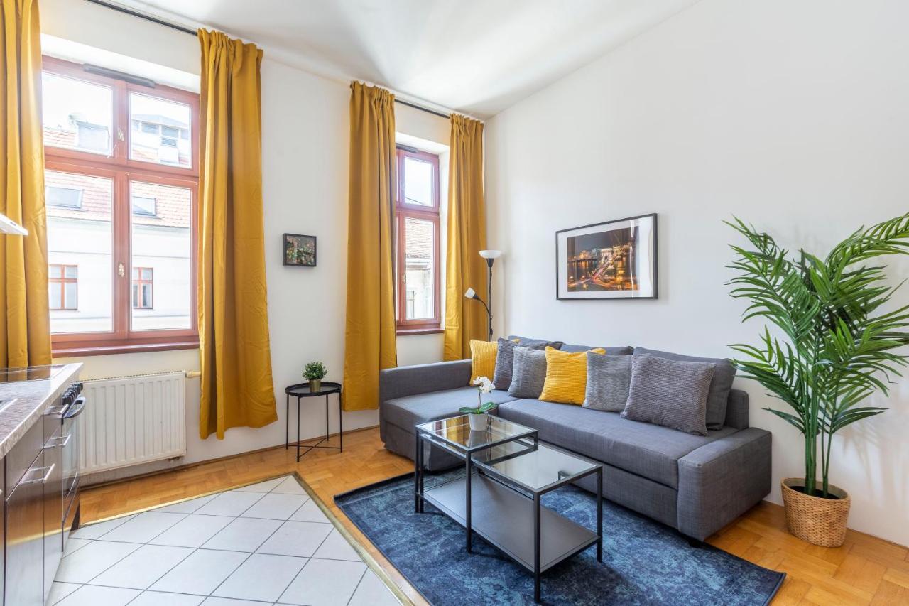 Downtown Cozy Home In The Gozsdu Garden Budapest Luaran gambar